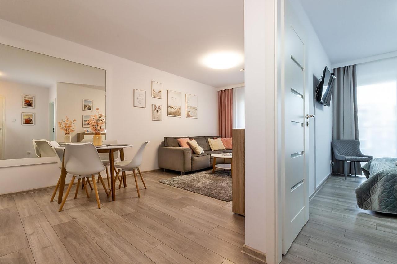 Omi Apartments Kolobrzeg Luaran gambar